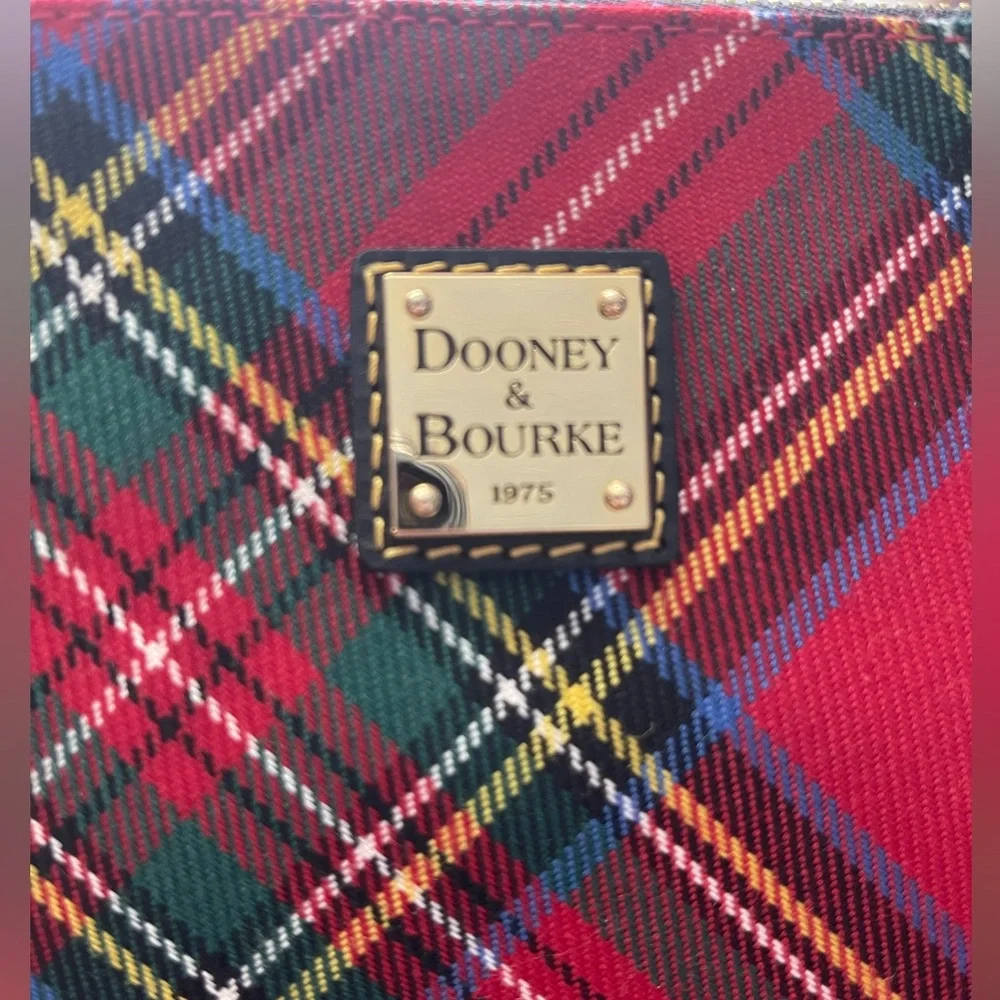 NWT Dooney & Bourke clutch - Picture 7 of 7